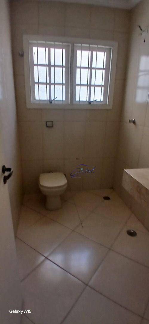 Casa para alugar com 3 quartos, 130m² - Foto 16