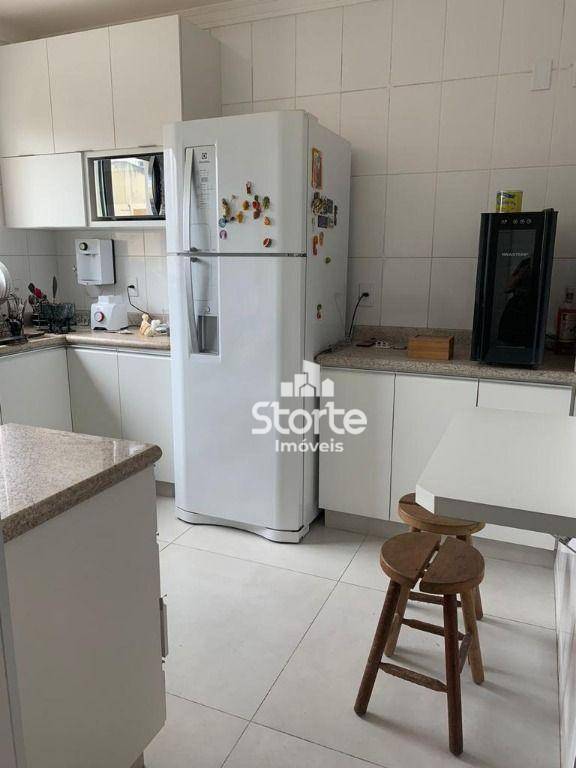 Apartamento à venda com 4 quartos, 156m² - Foto 4