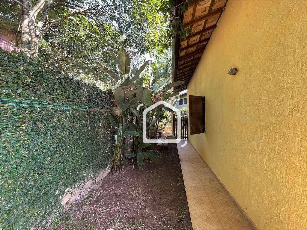 Casa de Condomínio à venda com 4 quartos, 220m² - Foto 38