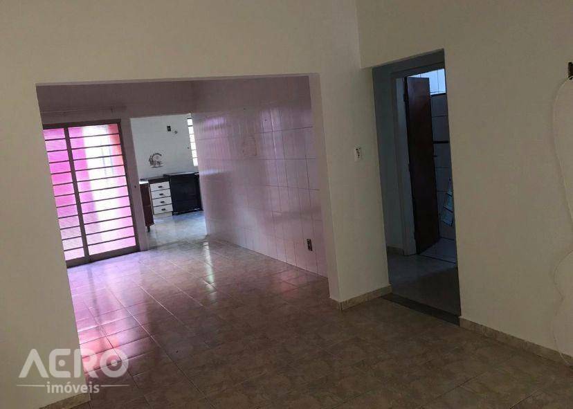 Casa à venda com 4 quartos, 286m² - Foto 10