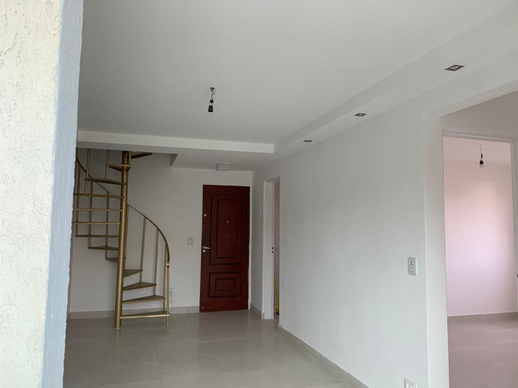 Cobertura à venda com 2 quartos, 65m² - Foto 2