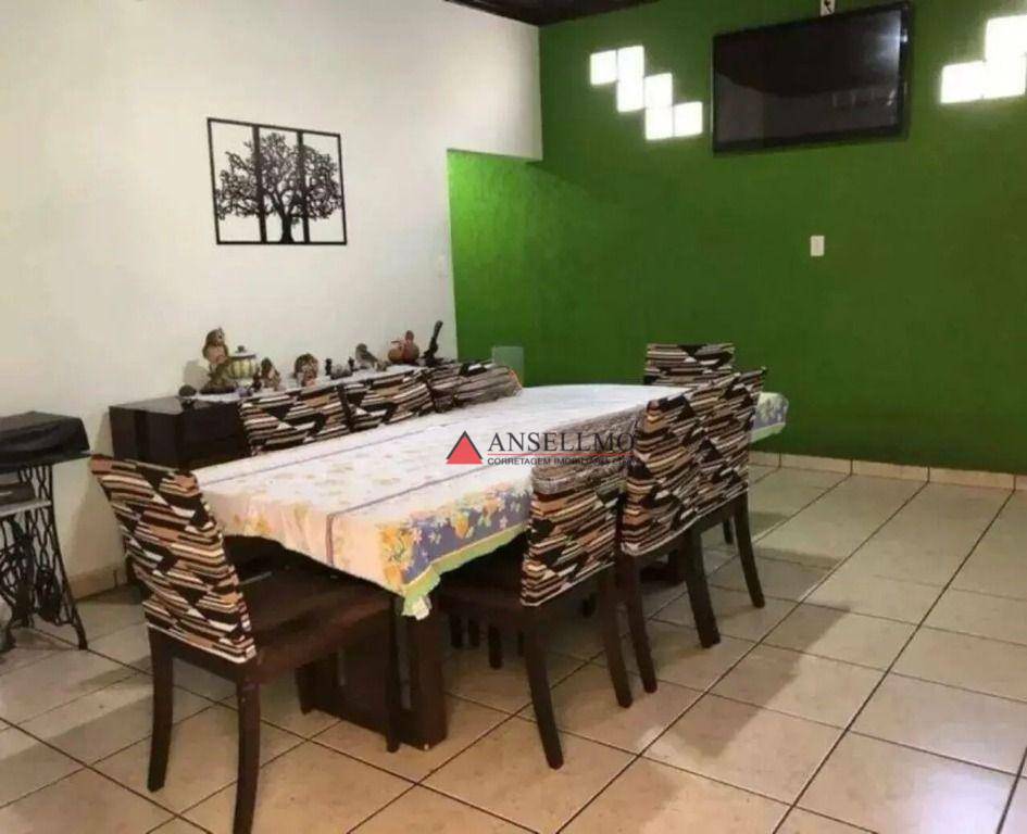 Casa para alugar com 4 quartos, 326m² - Foto 4