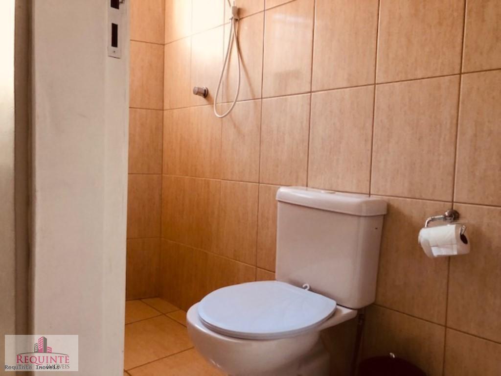 Casa à venda com 8 quartos, 220m² - Foto 18