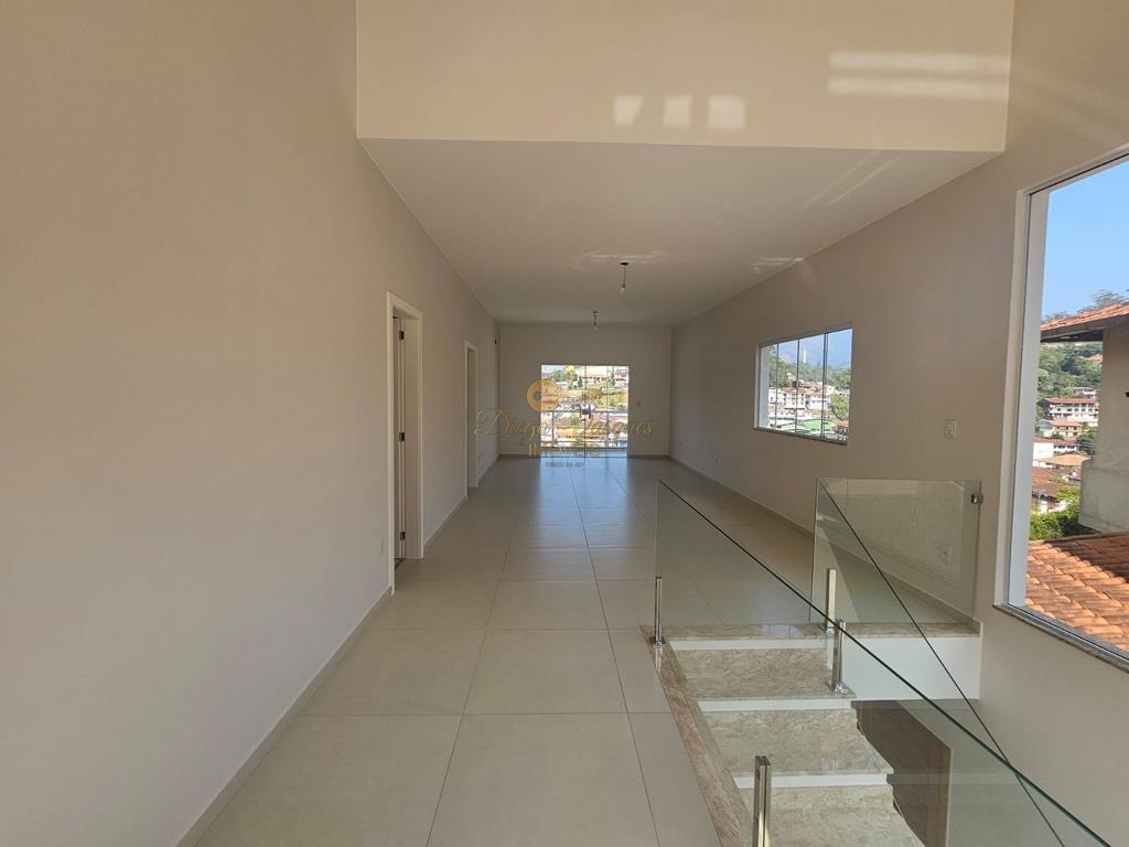 Casa à venda com 3 quartos, 380m² - Foto 4