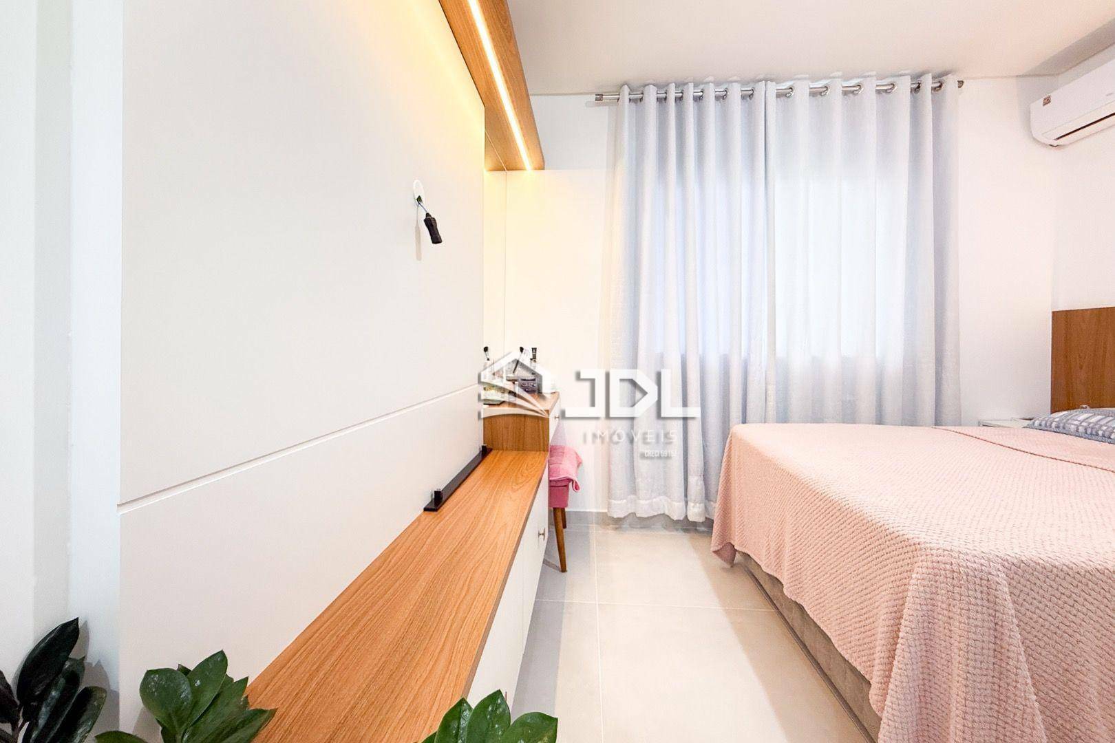 Casa à venda com 2 quartos, 70m² - Foto 8