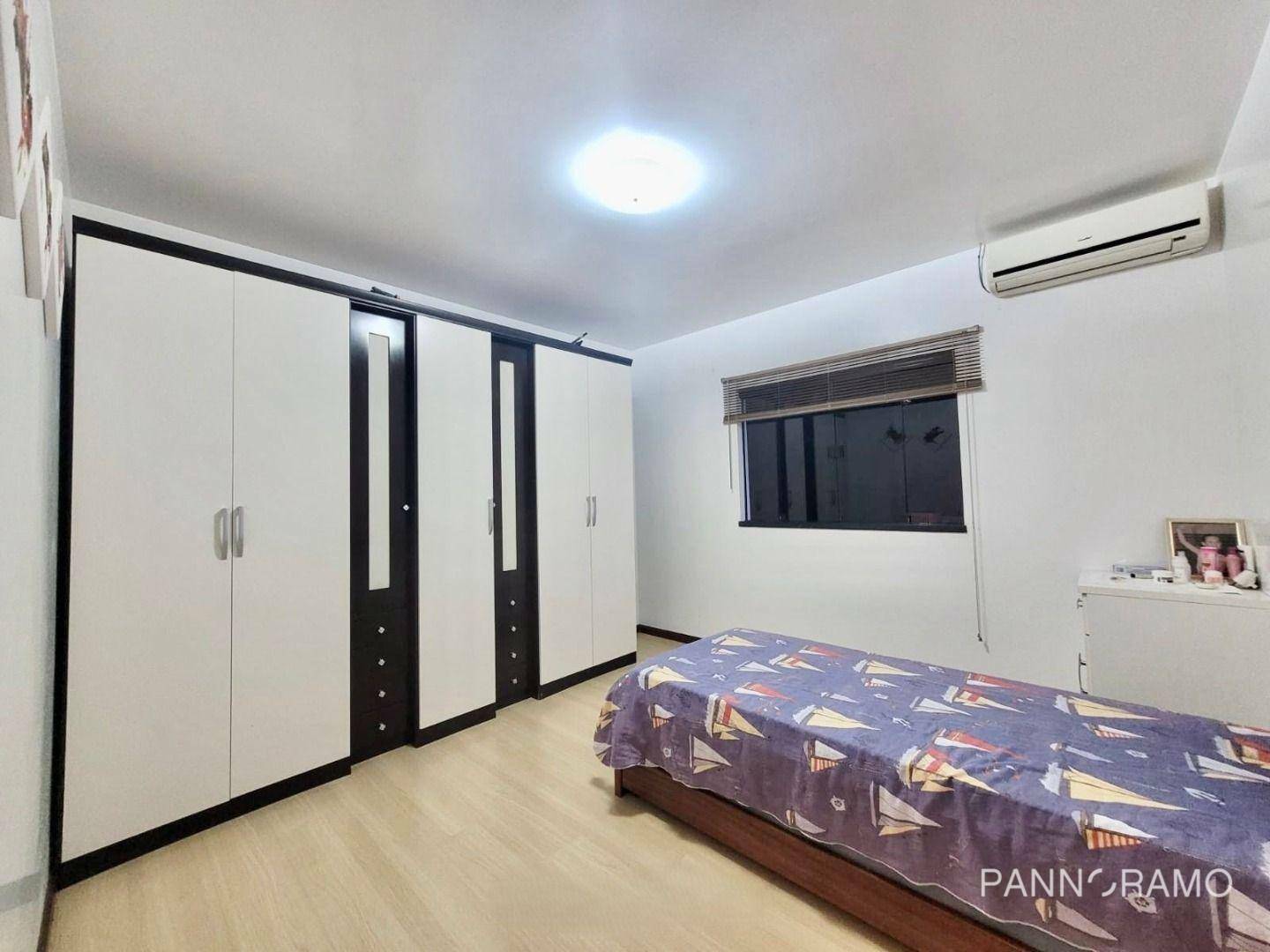 Casa à venda com 3 quartos, 270m² - Foto 10