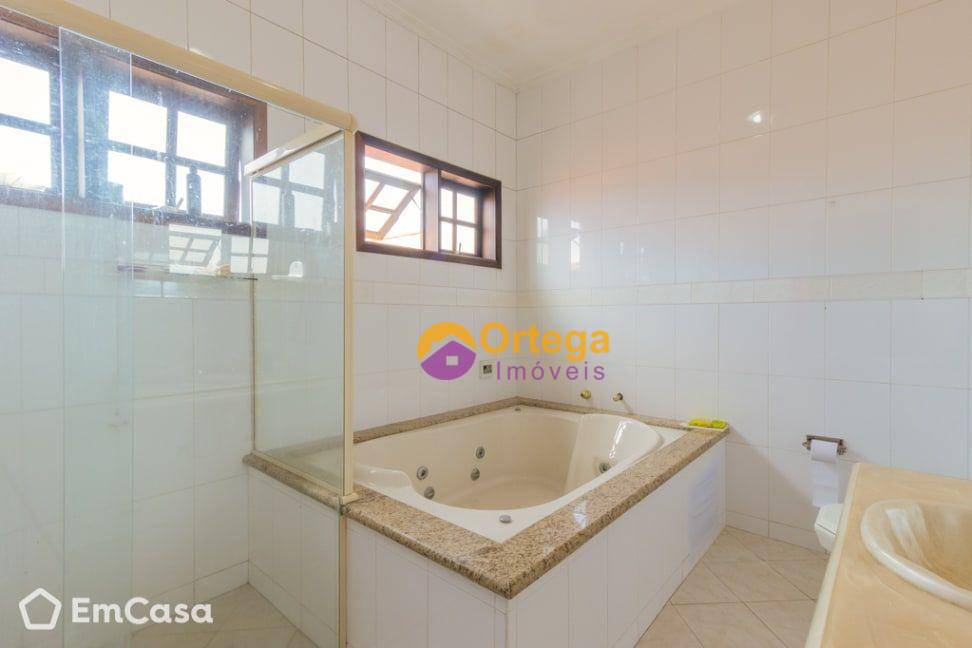 Sobrado à venda com 4 quartos, 200m² - Foto 4