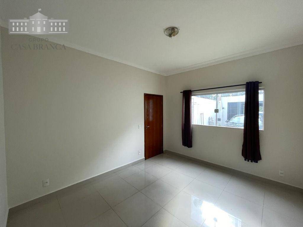 Casa à venda com 2 quartos, 82m² - Foto 2