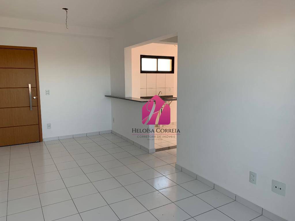 Apartamento à venda com 3 quartos, 75m² - Foto 2