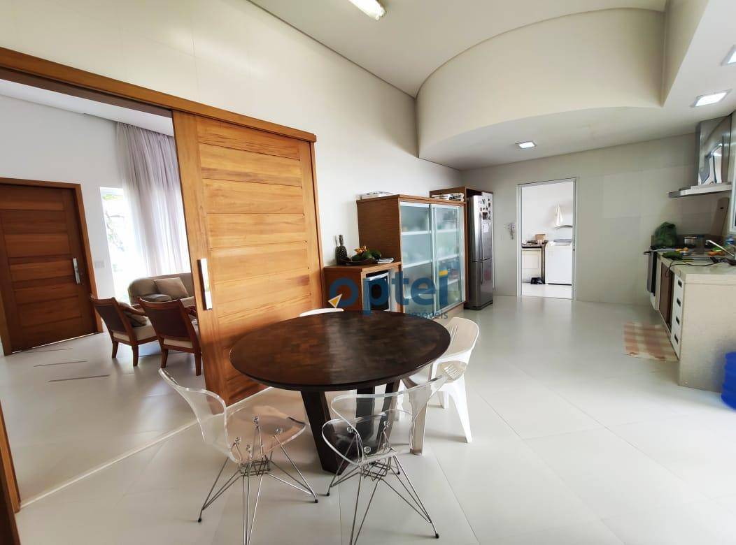 Casa à venda com 4 quartos, 250m² - Foto 5