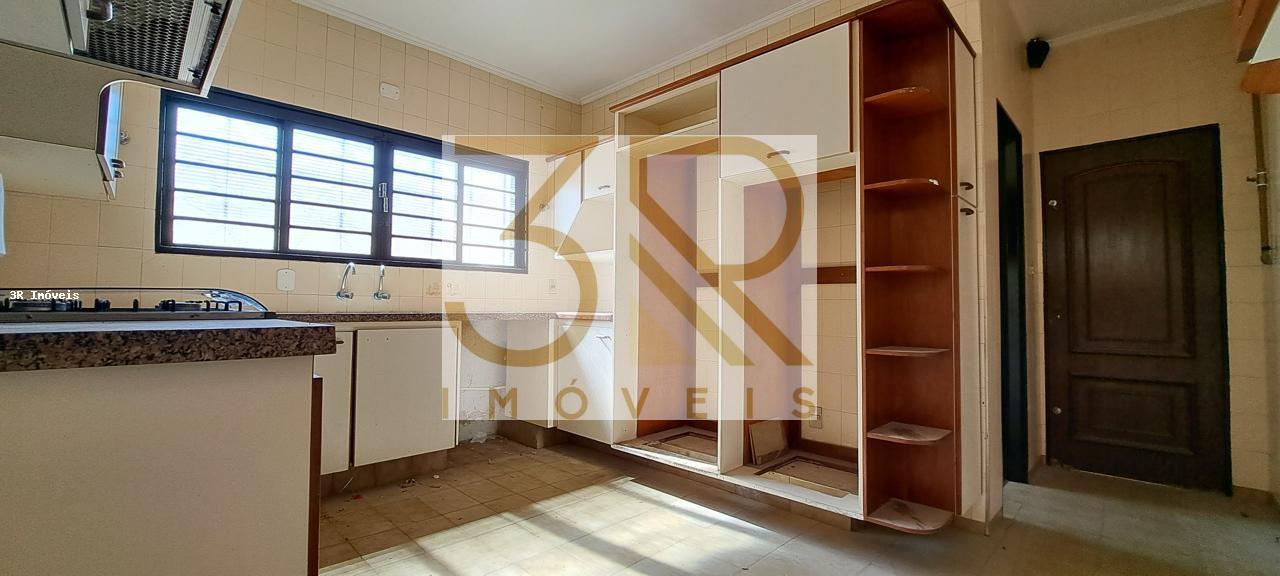 Casa à venda com 4 quartos, 362m² - Foto 11