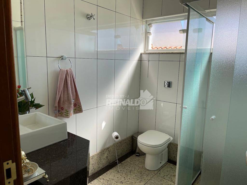 Casa à venda com 3 quartos, 238m² - Foto 19