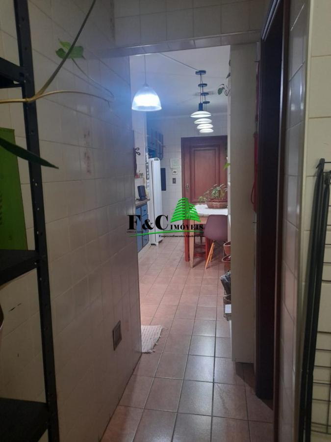 Apartamento à venda com 3 quartos, 129m² - Foto 27