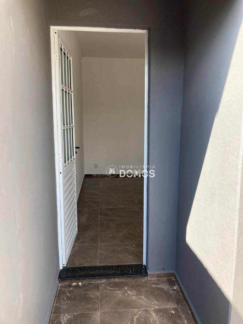 Casa à venda com 2 quartos, 57m² - Foto 14