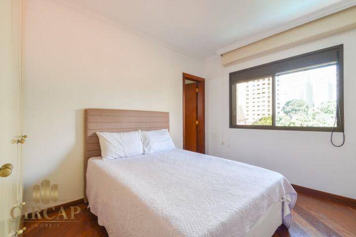 Apartamento à venda com 4 quartos, 235m² - Foto 18