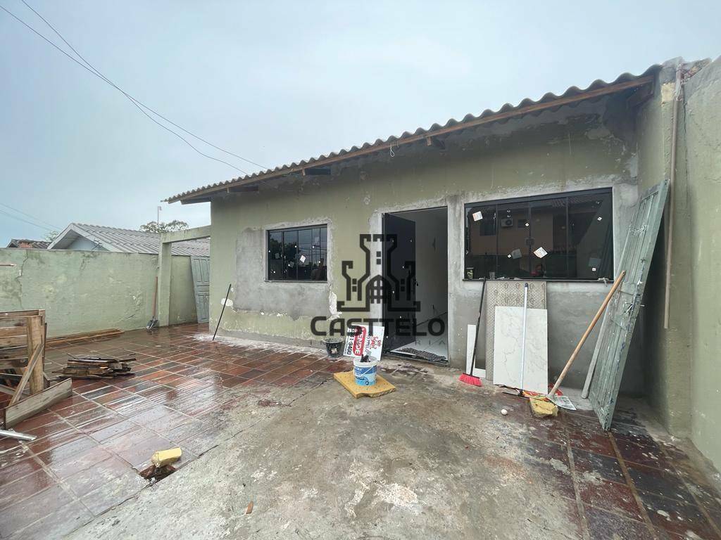 Casa à venda com 4 quartos, 180m² - Foto 2