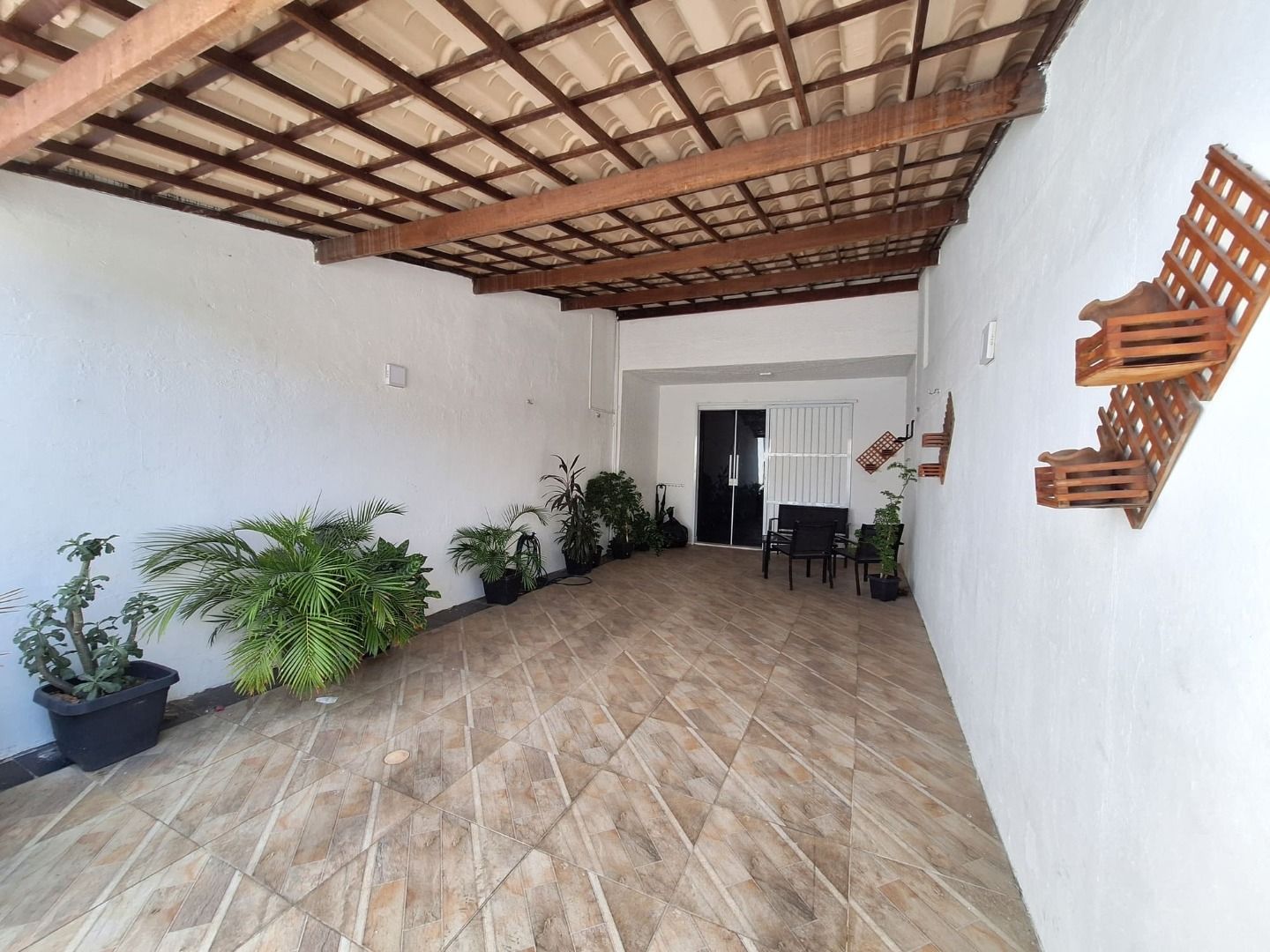 Casa para alugar com 2 quartos, 120m² - Foto 2