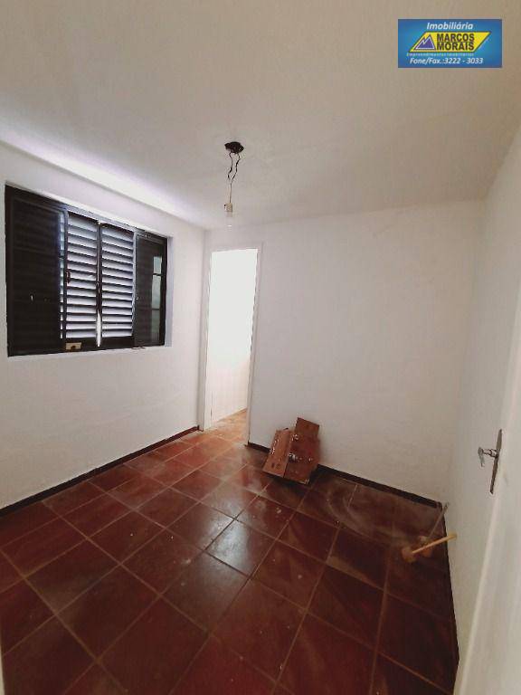 Casa à venda com 3 quartos, 268m² - Foto 16