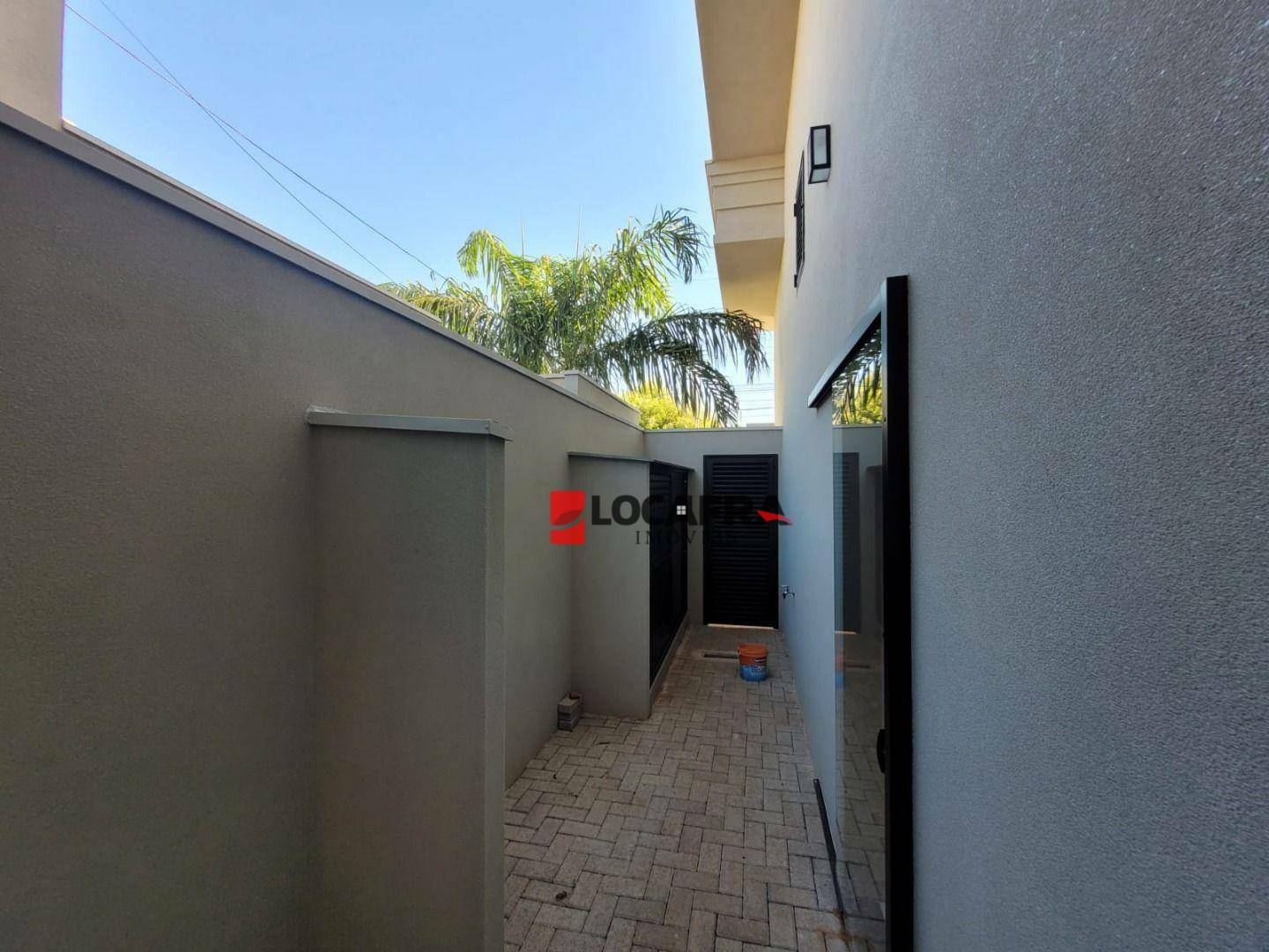 Casa à venda com 3 quartos, 236m² - Foto 11