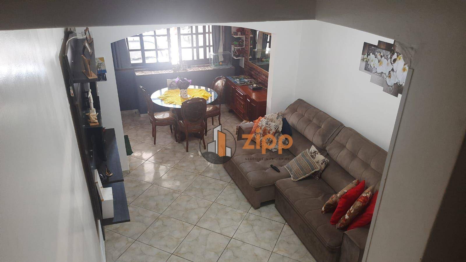 Sobrado à venda com 3 quartos, 200m² - Foto 1