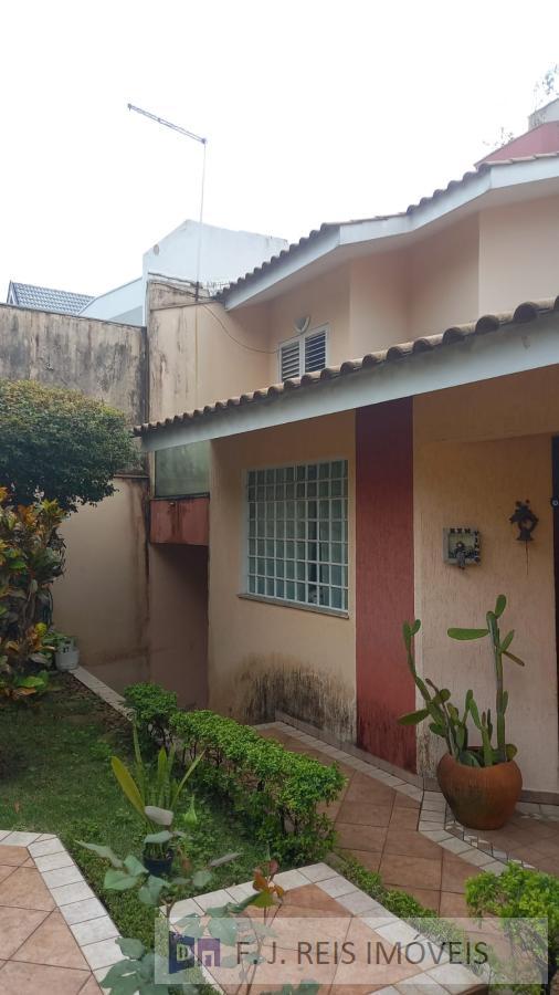 Sobrado à venda com 4 quartos, 250m² - Foto 2