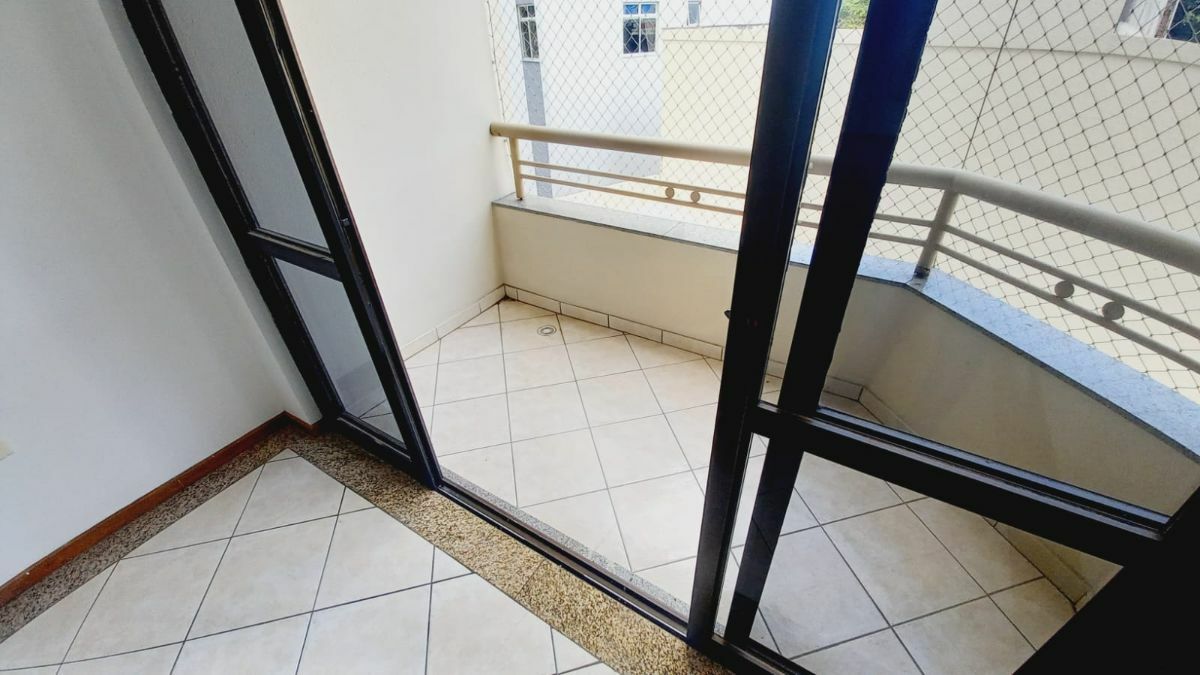 Apartamento à venda com 3 quartos, 96m² - Foto 12