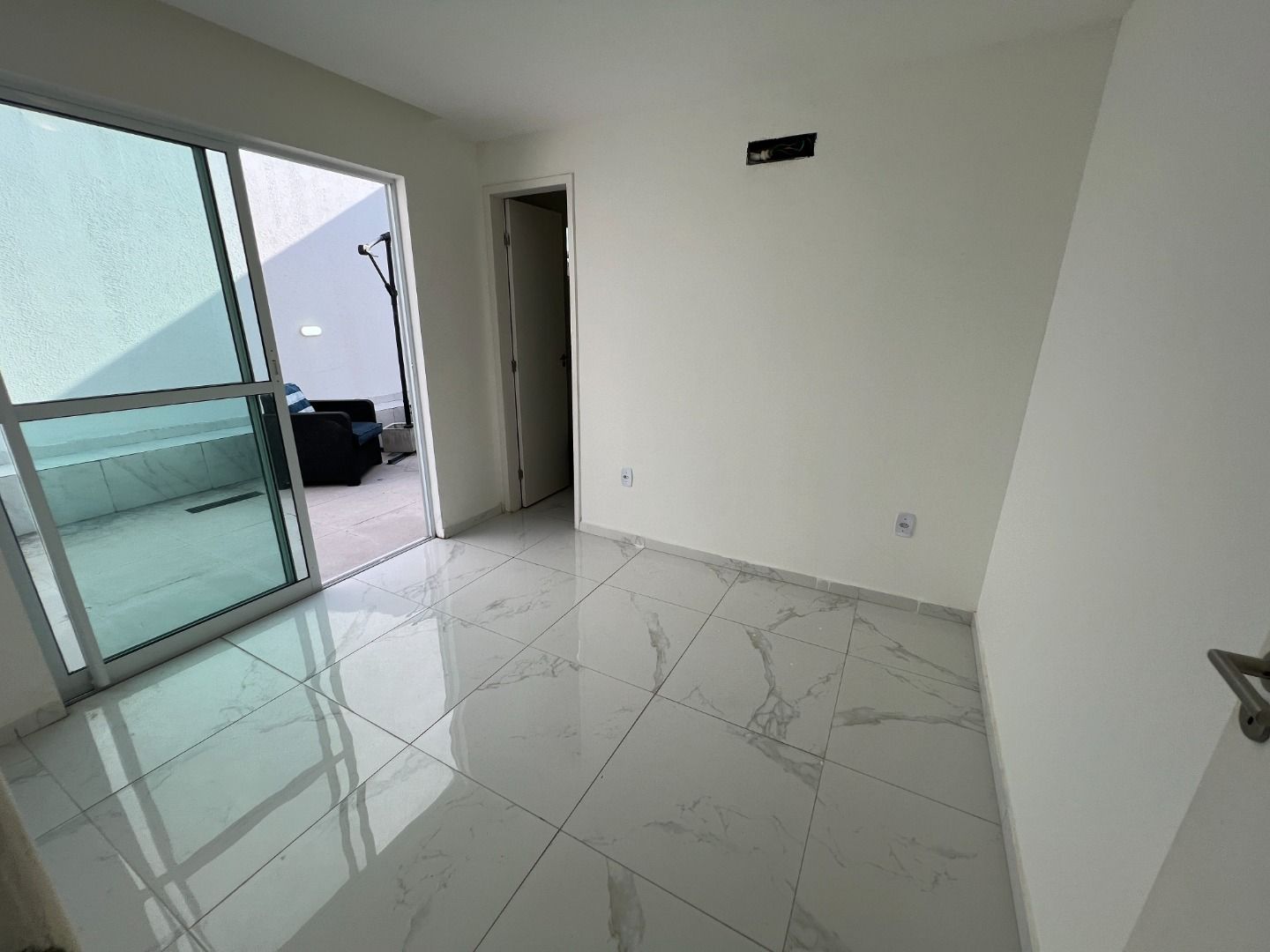 Apartamento à venda com 2 quartos, 110m² - Foto 12