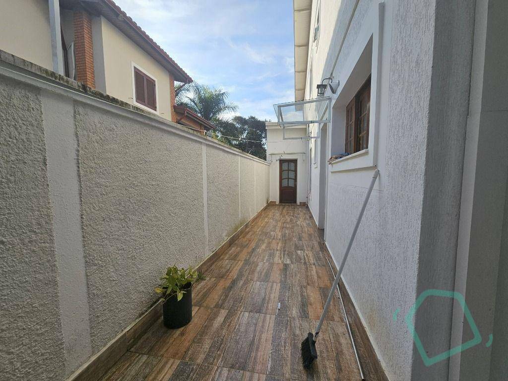 Casa de Condomínio à venda e aluguel com 3 quartos, 400m² - Foto 35