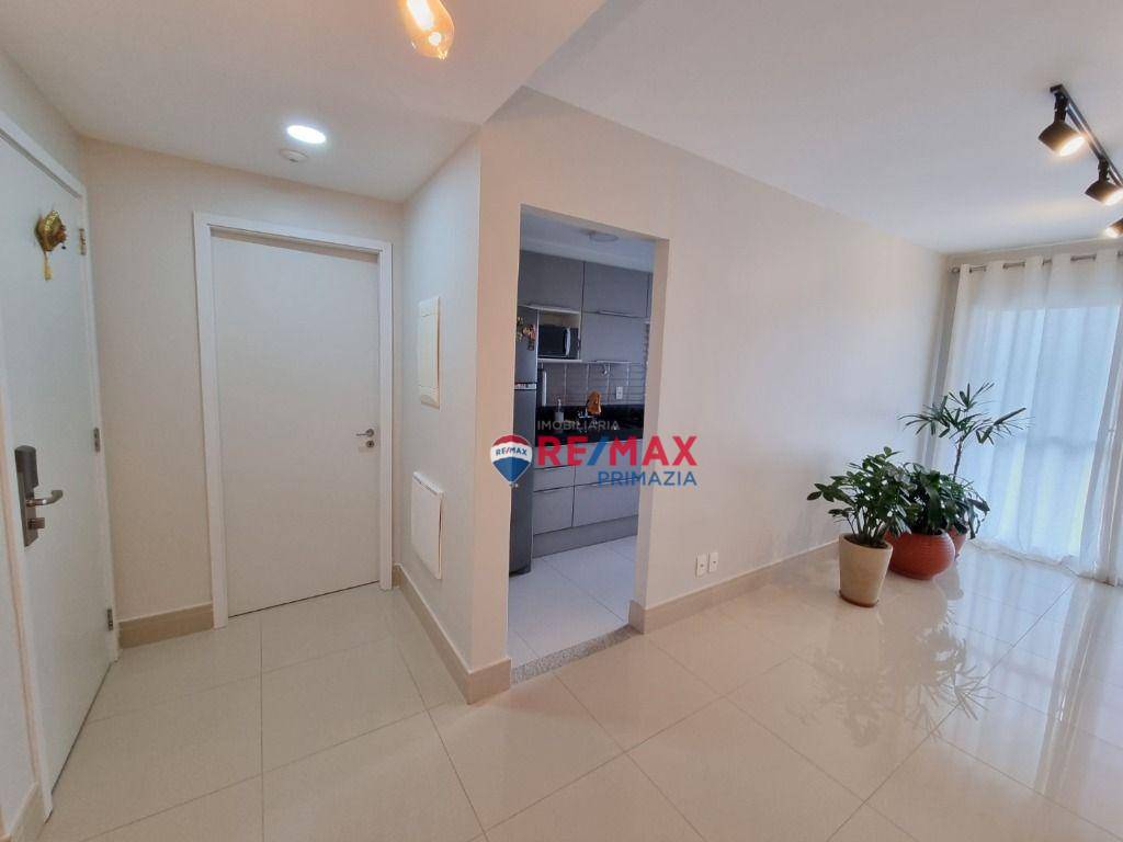 Apartamento à venda com 2 quartos, 77m² - Foto 4