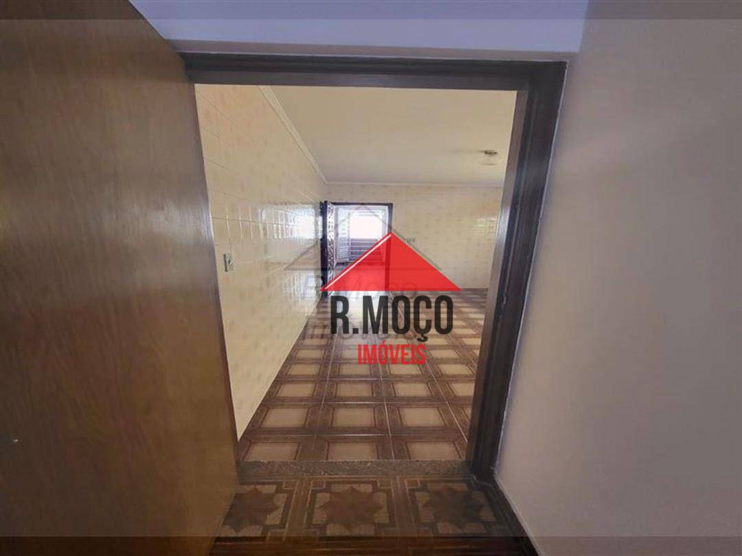 Sobrado à venda com 3 quartos, 218m² - Foto 22