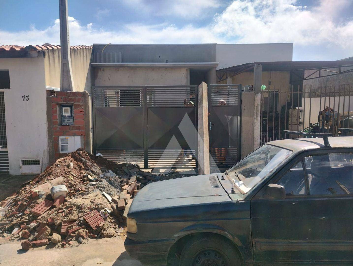 Casa à venda com 2 quartos, 61m² - Foto 2