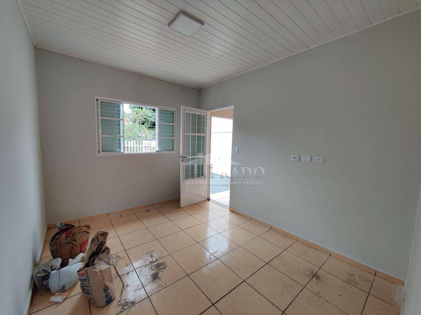 Casa à venda com 4 quartos, 150m² - Foto 4