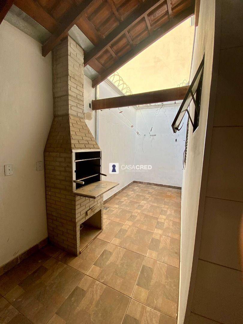 Casa à venda com 2 quartos, 58m² - Foto 2