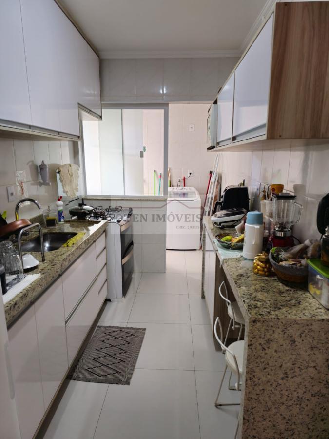 Apartamento à venda com 3 quartos, 83m² - Foto 2