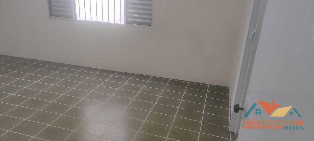 Casa para alugar com 2 quartos, 100m² - Foto 14