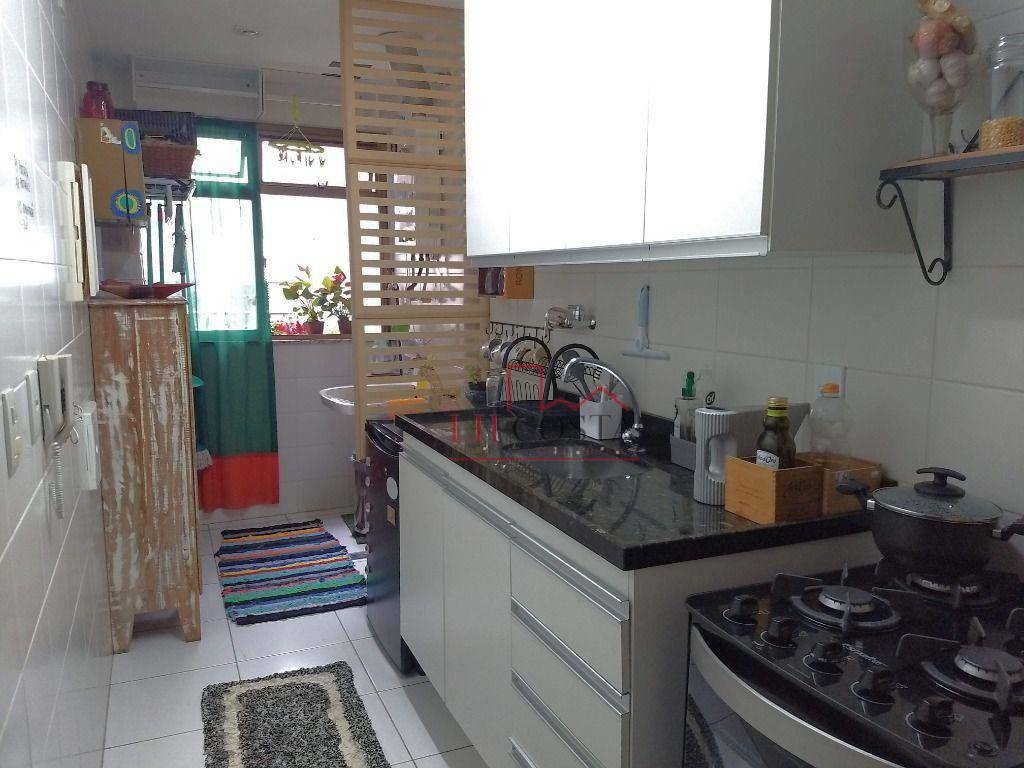 Apartamento à venda com 2 quartos, 70m² - Foto 18