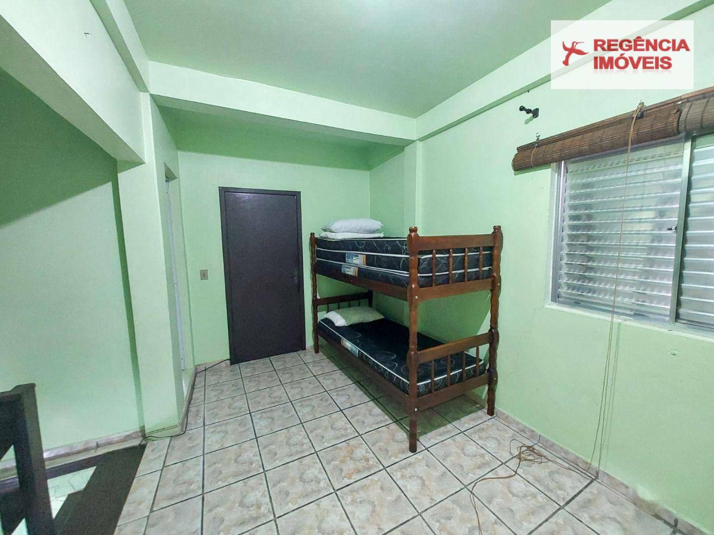 Casa para alugar com 8 quartos, 200m² - Foto 22