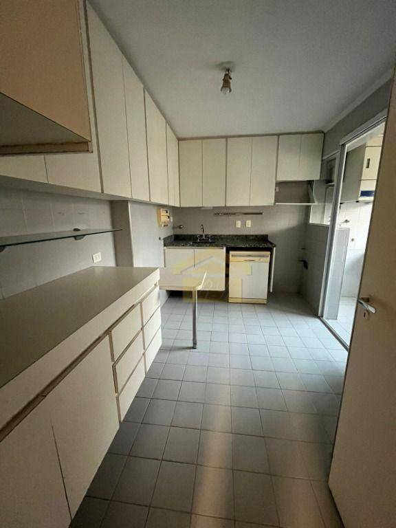 Apartamento à venda com 2 quartos, 70m² - Foto 4