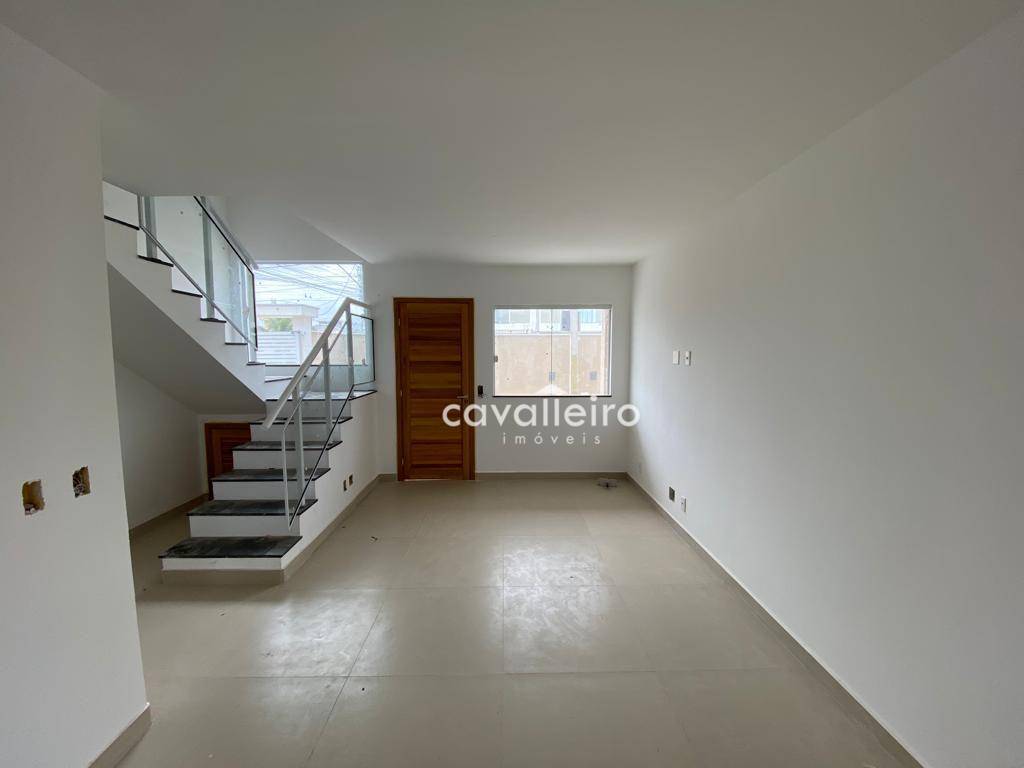 Casa à venda com 2 quartos, 79m² - Foto 2