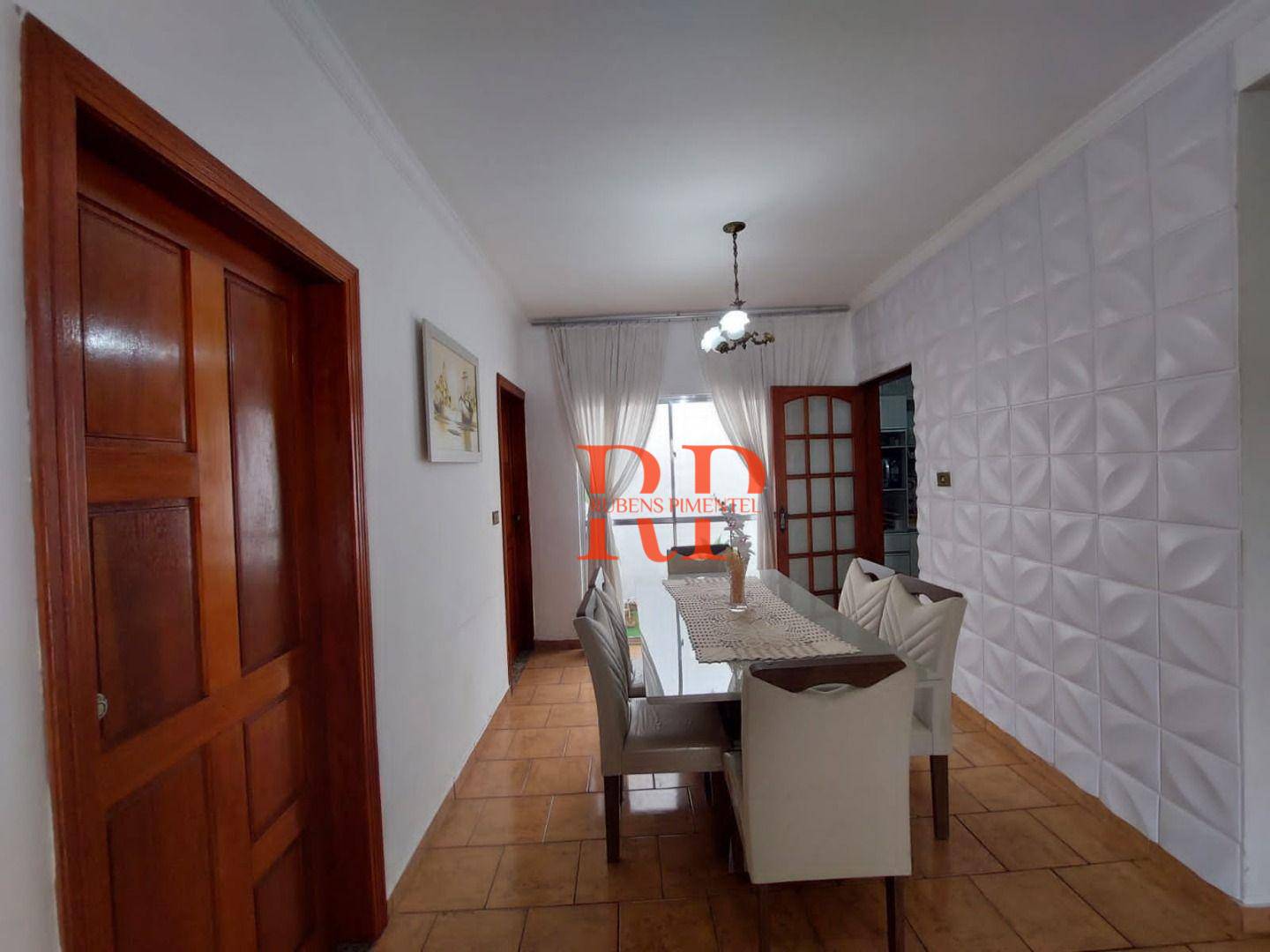 Casa à venda com 3 quartos, 240m² - Foto 2