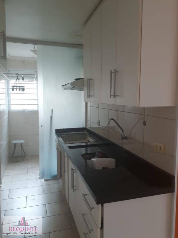 Apartamento à venda com 3 quartos, 75m² - Foto 3