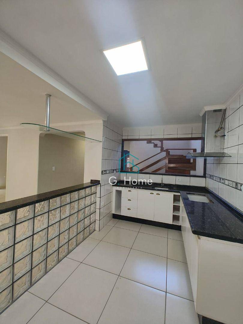 Casa para alugar com 3 quartos, 174m² - Foto 5