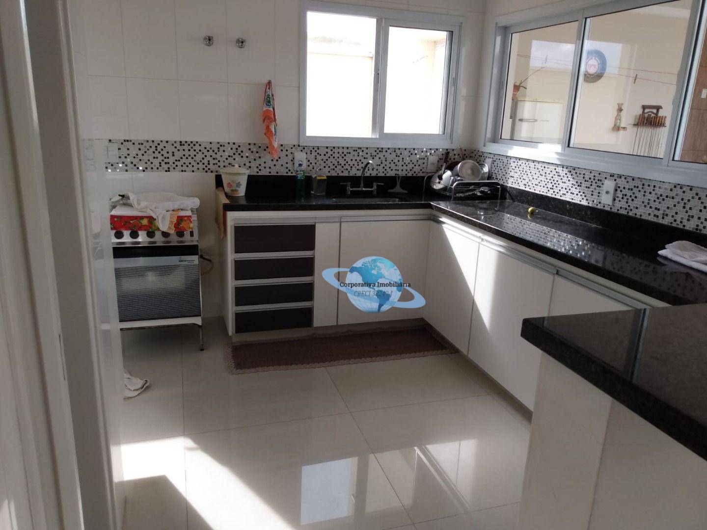 Casa de Condomínio à venda com 3 quartos, 250m² - Foto 7