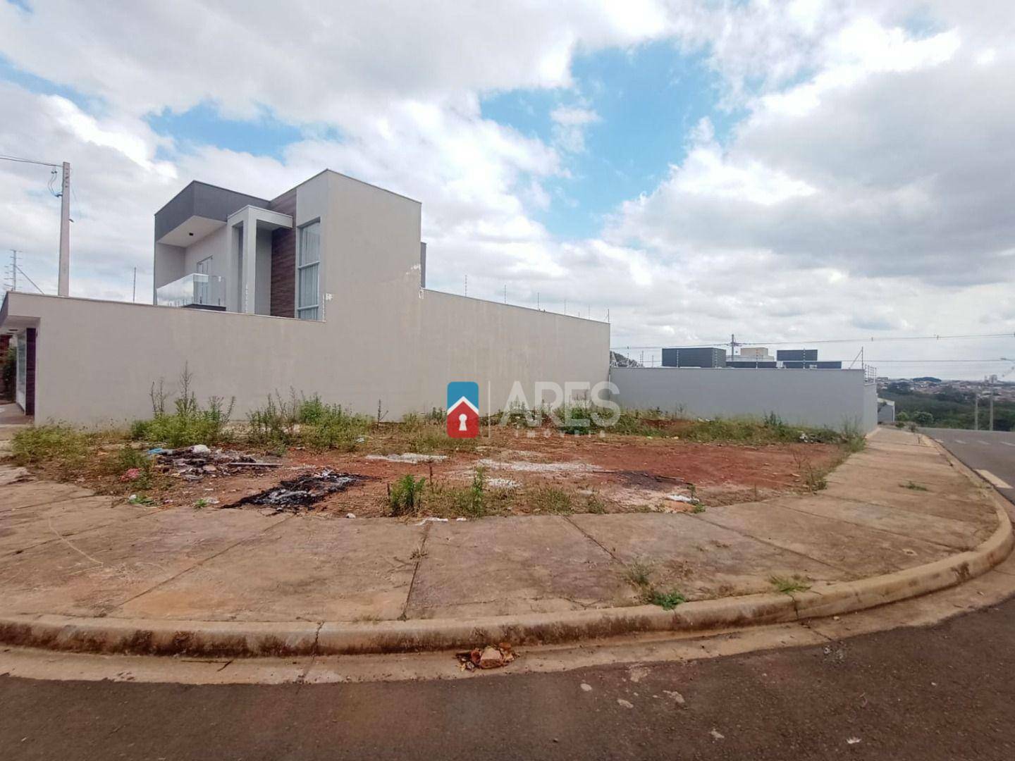 Terreno para alugar, 300M2 - Foto 1