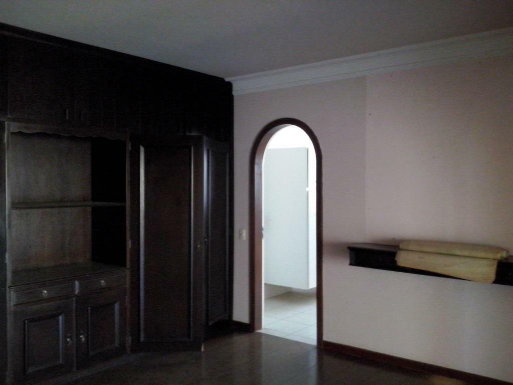 Apartamento à venda com 3 quartos, 200m² - Foto 10