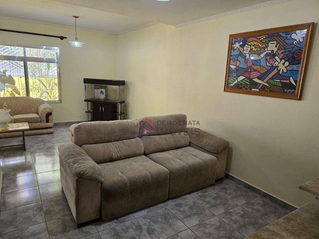 Casa à venda com 3 quartos, 250m² - Foto 4