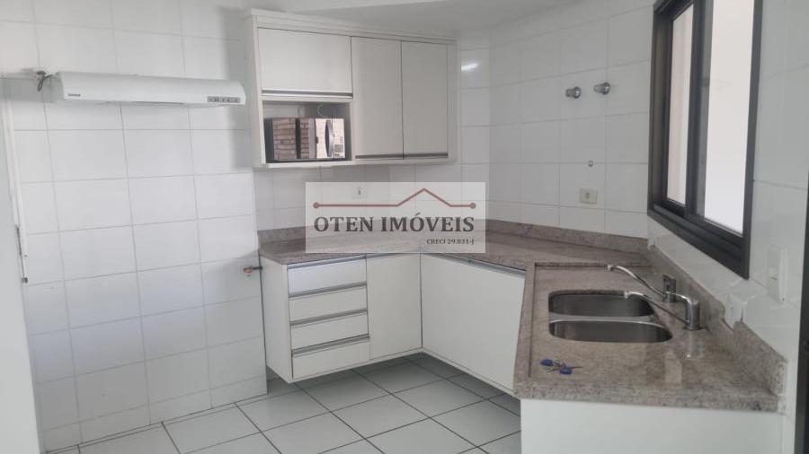 Apartamento para alugar com 4 quartos, 220m² - Foto 17