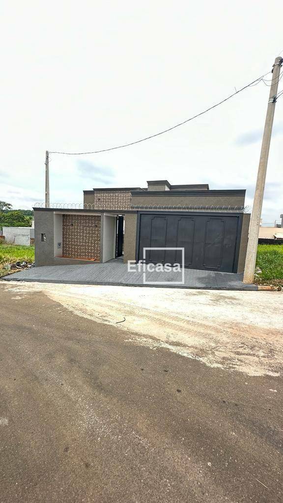 Casa à venda com 3 quartos, 217m² - Foto 4