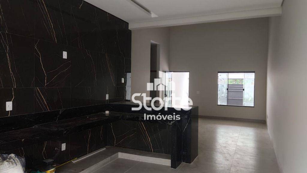 Casa à venda com 3 quartos, 150m² - Foto 1