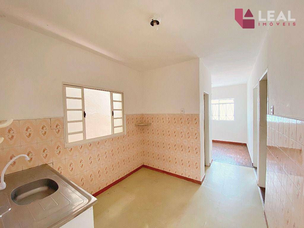 Casa à venda com 2 quartos, 64m² - Foto 12